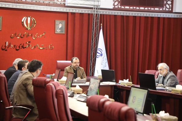 وزیر اقتصاد در نشست با استانداران کشور تاکید کرد:ضرورت تسریع در رساندن ثمرات مولدسازی دارایی های دولت به مردم