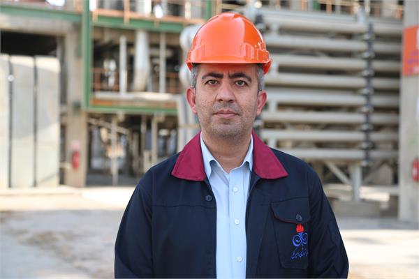 رئیس نگهداشت و تعمیرات شرکت پتروشیمی امیرکبیر دستگاه تست فشار شیرهای اطمینان بالای پنج هزار بار