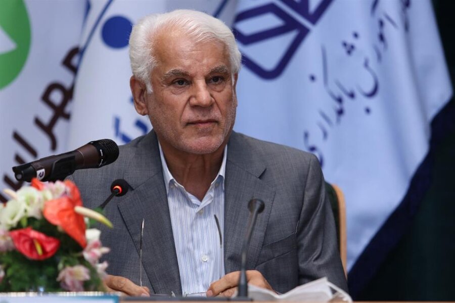 زوم هماهنگی در اجرای سیاست‌های پولی، ارزی و مالی برای رفع مشکلات بازارهای پول و سرمایه/ اوراق ۳۰ درصدی، هم به بورس لطمه می‌زند و هم موجب ناترازی بانک‌ها می‌شود/ افزایش فاصله بین ارز نیمایی و بازار آزاد رانت ایجاد می‌کند