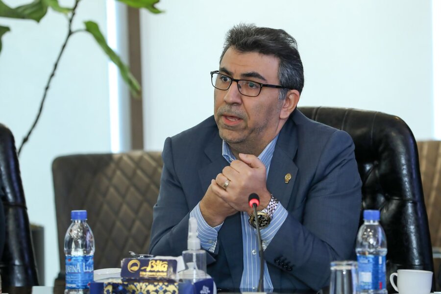 مدیر عامل بورس تهران در حاشیه نشست نهادهای مالی در سازمان بورس، به «سنا» اعلام کرد: حمایت مشترک حقوقی‌های بزرگ از بازار سرمایه