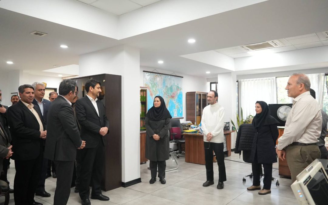 وزیر ارتباطات سرزده از شرکت ملی پست بازدید کرد