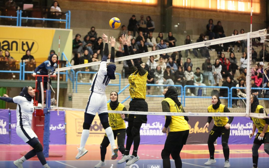 طلایی‌ها لیگ با پیروزی آغاز کردند
