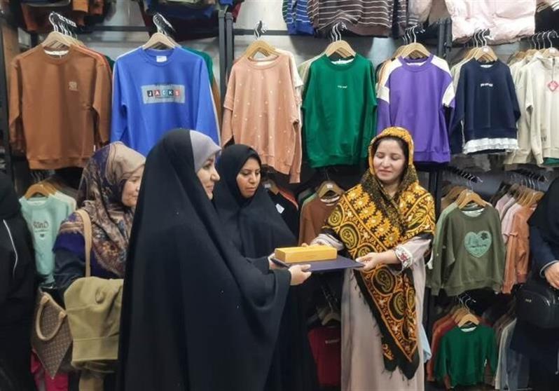 مشاور مدیرعامل پست: صنایع دستی بانوان عشایر در مسیر فروش الکترونیکی است