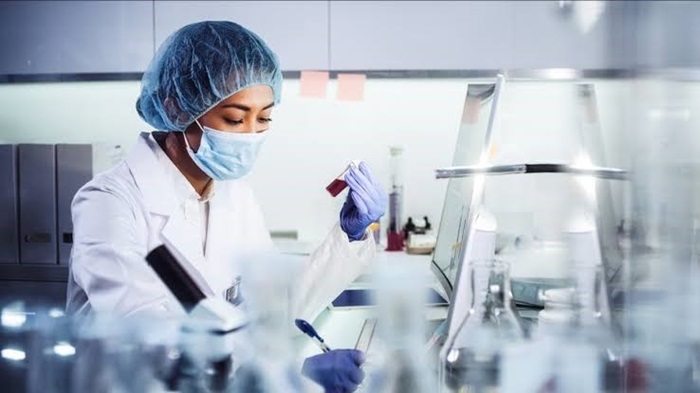 نقش آزمایشگاه تعیین ماهیت در کنترل کالاهای شیمیایی وارداتی